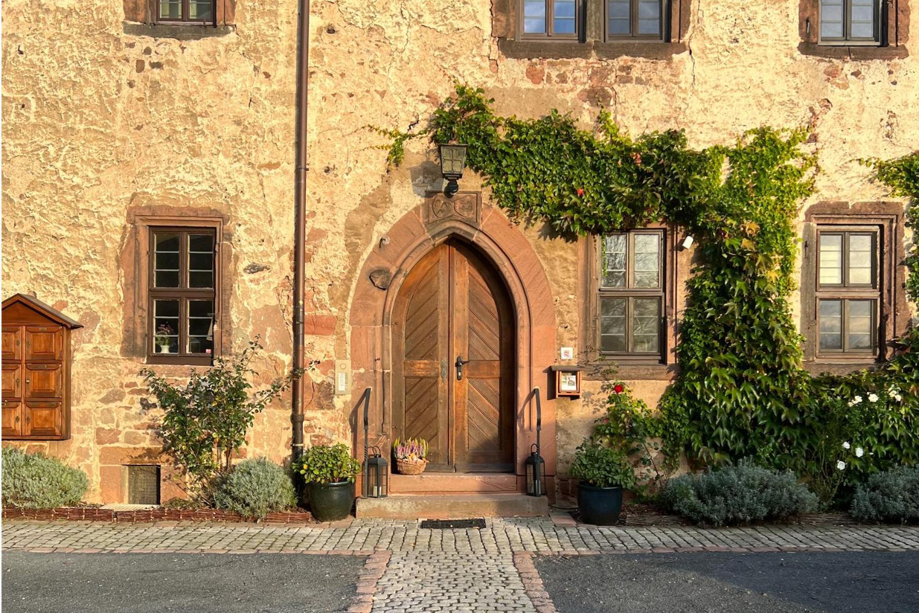 Graefin Anna - Design-Apartment In Der Historischen Hinterburg Schlitz - Nahe Fulda Und Bad Hersfeld מראה חיצוני תמונה
